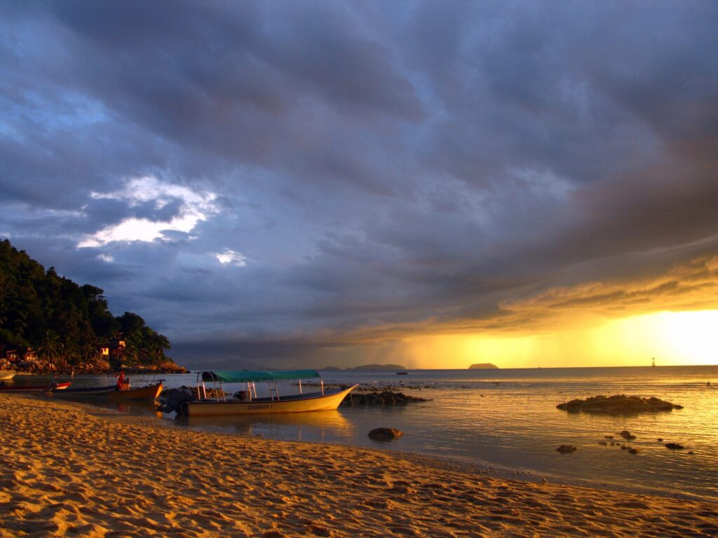 - Evening: Watch Sunset at Coral Bay pulau perhentian kecil